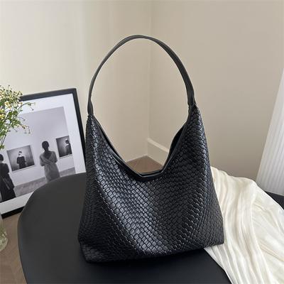 Casual Retro Large-capacity Bag Women's New Popular Versatile Foreign Style Shoulder Bag Woven Bucket Bag Women's Bag