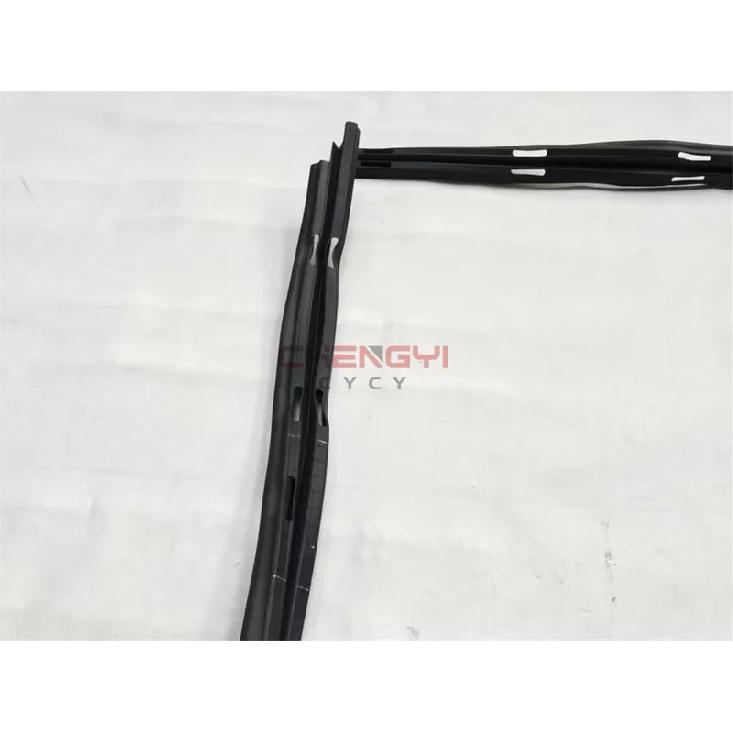 Rear Side Window Glass Sealing Strip Chute For Pajero Montero V31W V32W V33W V36W V43W V45W V46W MB677563 MB677564