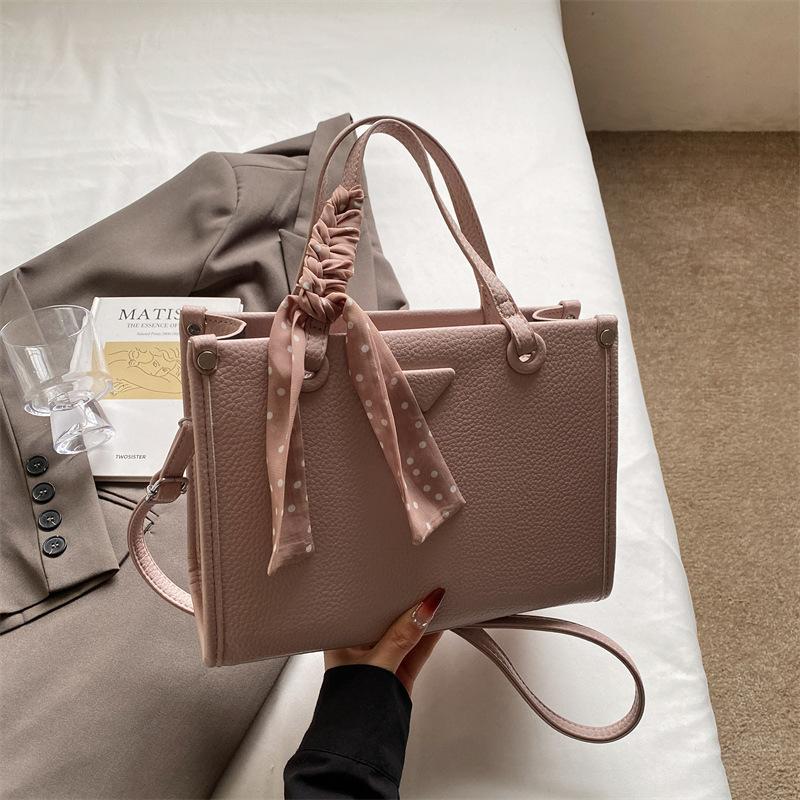 Large-capacity bag women's versatile new casual messenger bag women's portable work commuter tote bag