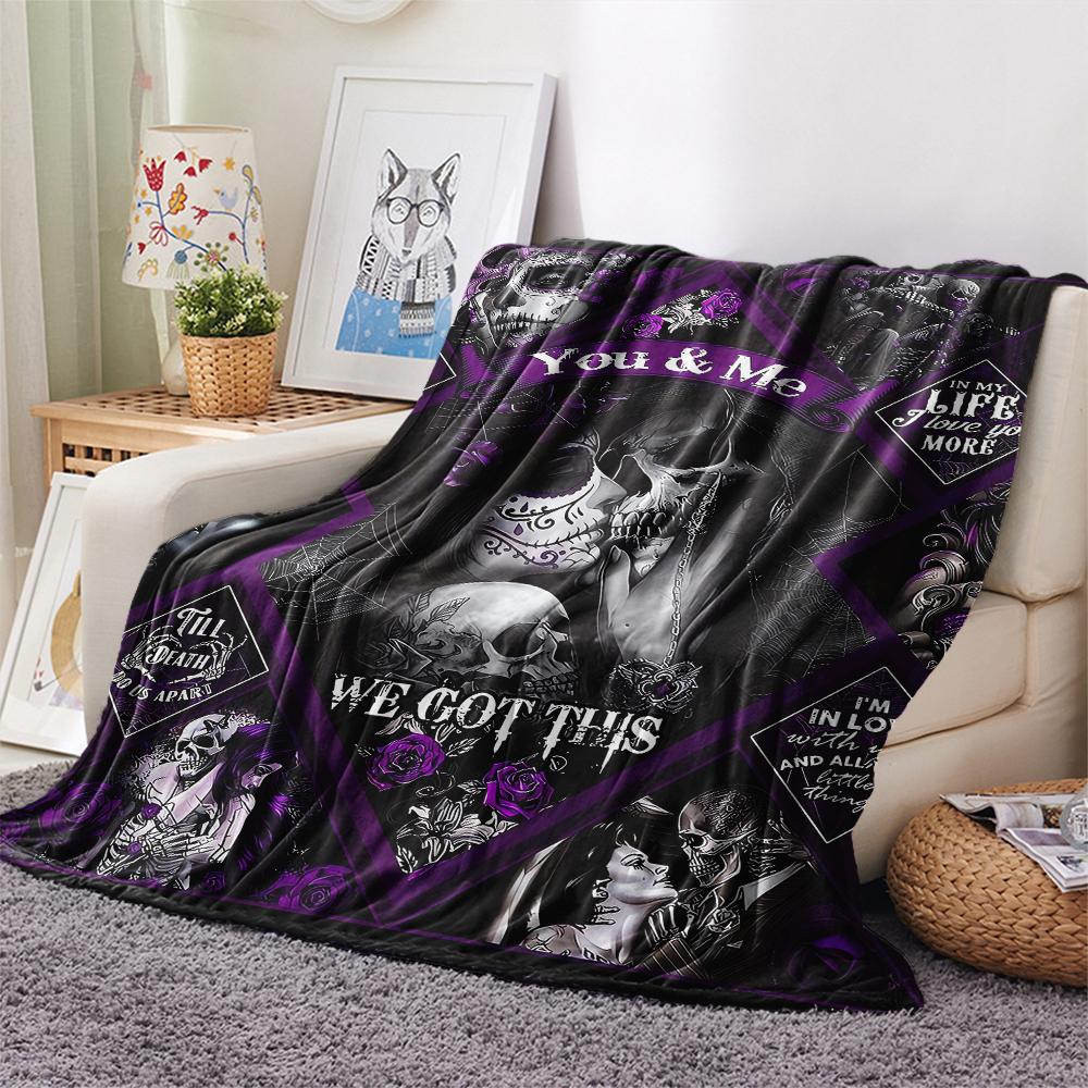 1Pc Skull Couple Print Flannel Blanket, High quality Comfortable for All Seasons, Home Decor, Warmth and Comfort, Perfect for Christmas Gifts