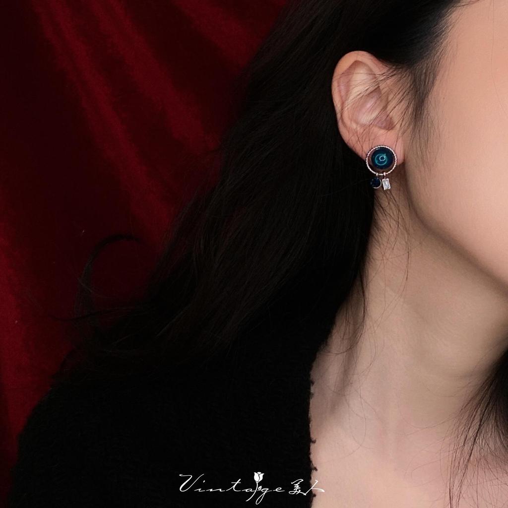 "Venice Lake Water" Cat's Eye Retro Stud Earrings – Mosquito Coil Ear Clips for Women, No Piercings Needed