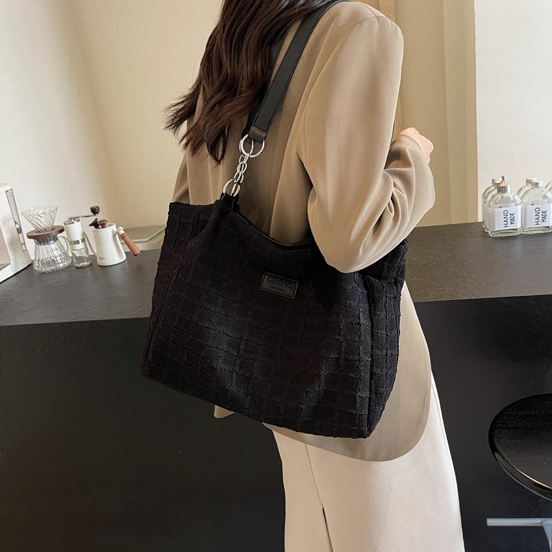 

Canvas tote bag women s large capacity 2025 new casual shoulder bag summer versatile senior sense class commuter bag 38*13*25