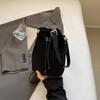 Retro casual bucket bag women's new autumn fashion simple shoulder bag niche design messenger bag