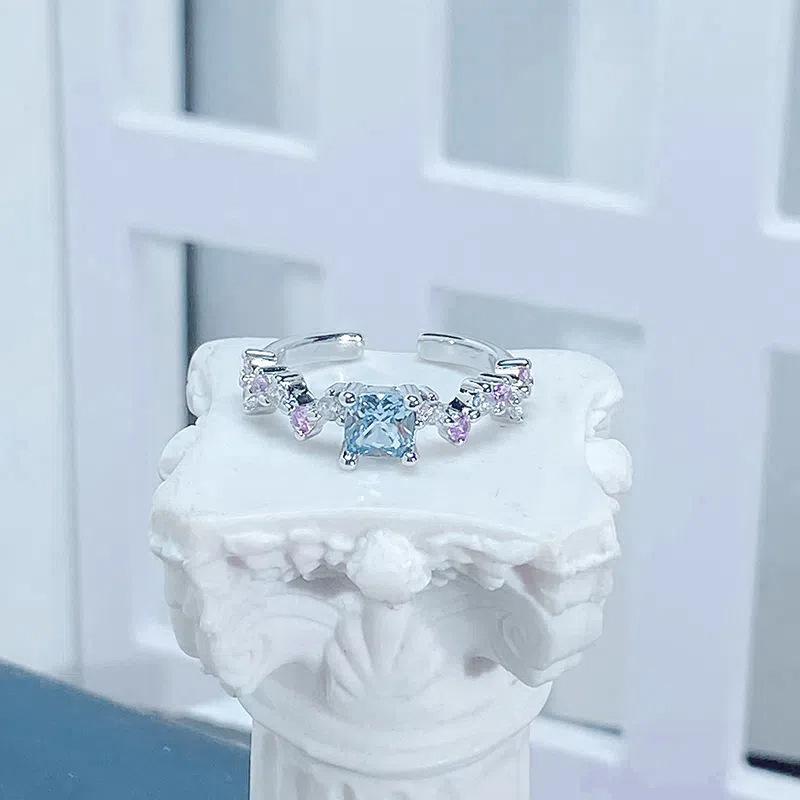 Exquisiter Light Luxury Mikro-Inlay Zir*****Stiftring, Nischendesigngefühl, High-Fashion-Temperament, Super Flash Ring Frau