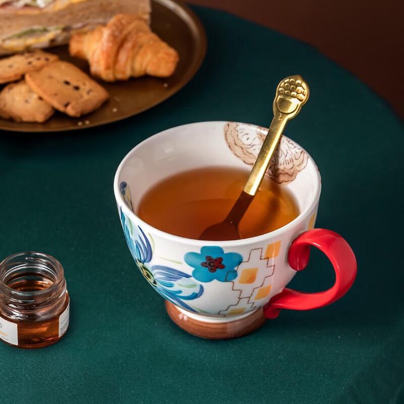 JOYYE Hand-Painted Ceramic Mug with Spoon - Huayuru Collection