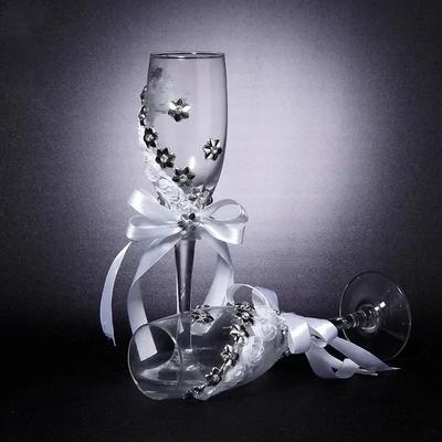 Wedding Champagne Glasses Groom and Bride Rose Flower Ribbon with Diamond Goblet Wedding Supplies Decoration Wine Glass Set