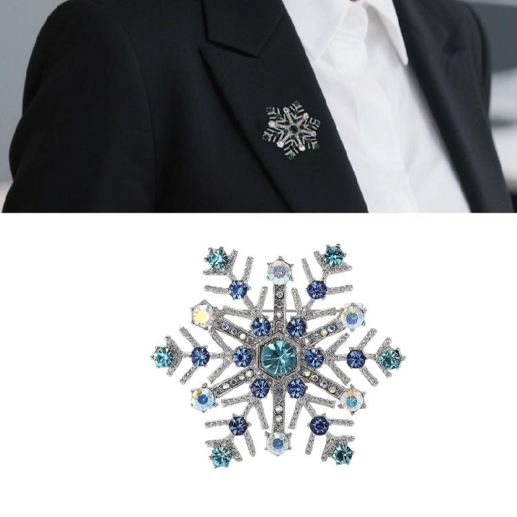Stylish Snowflake Brooch Lightweight Alloy Design Corsage Badge Pin Comfortable Wear For Christmas Party Clothing