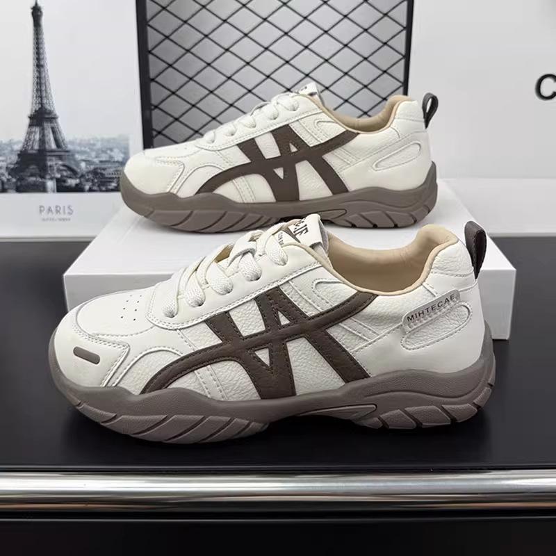 

Flat bottom non-slip versatile sports shoes 2025 new women s autumn models popular lightweight soft sole not tired feet casual shoes 40