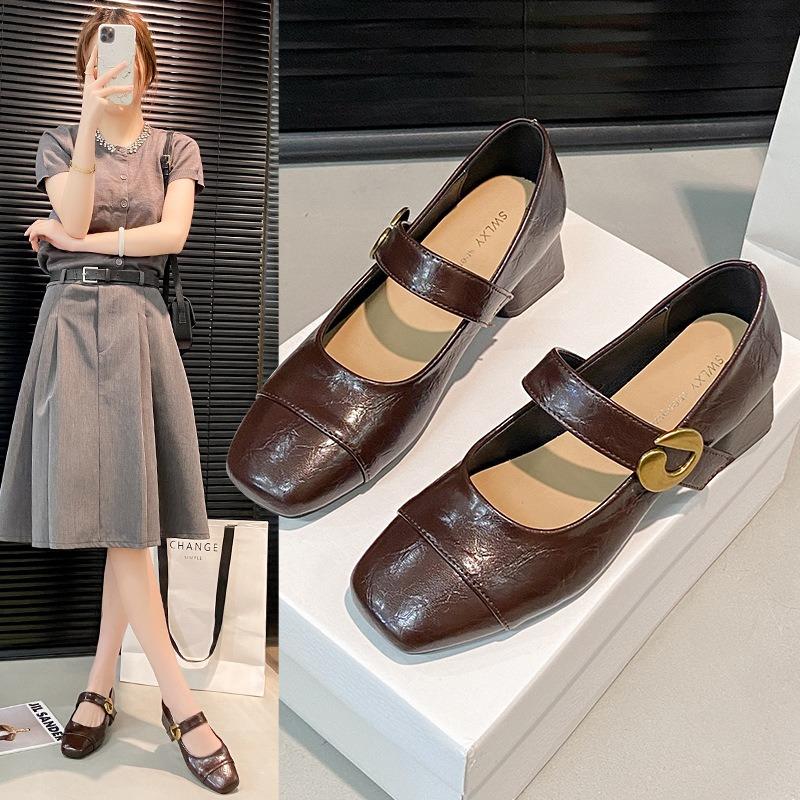Temperament mittlerer Absatz flacher Mund weiches Leder Einzelne Schuhe Damen Nische Frühling und Herbst neu dicker Absatz Mary Jane Schuhe