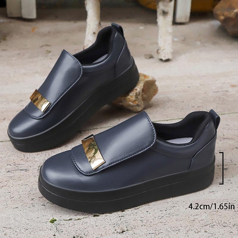 Fashion 2025 New Slip On Thick Bottom White Sneakers Women Metal Decor Platform Sneakers Woman Comfort Pu Leather Sport Shoes Plus Size