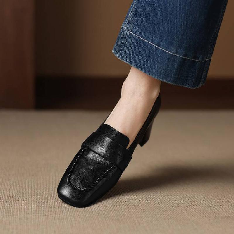 Neue, dicksohlige, eckige High Heels in großen Größen für Damen, Sohle aus Rindersehnen, bequeme, lässige und modische Schuhe aus Lammleder.