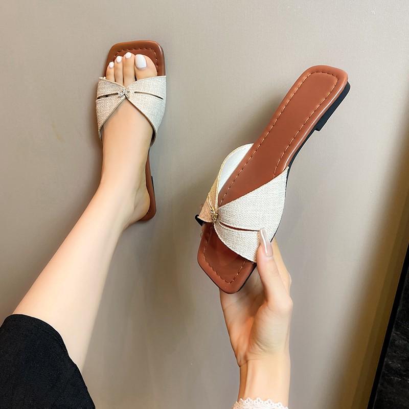 

Женские тапочки большого размера на плоской подошве с принтом одного иероглифа, легкие пляжные сандалии 44