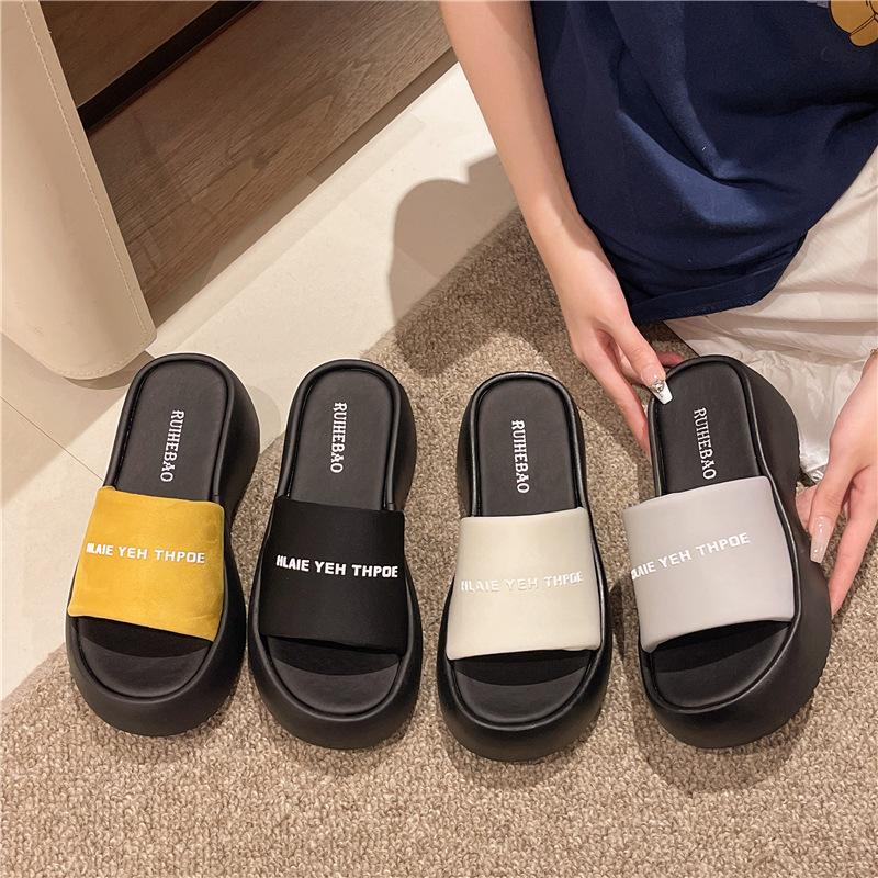 Retro Black One-word Thick-soled Slippers Women's Summer Wear 2025 New Heightened Anti-skid Shit Sandals