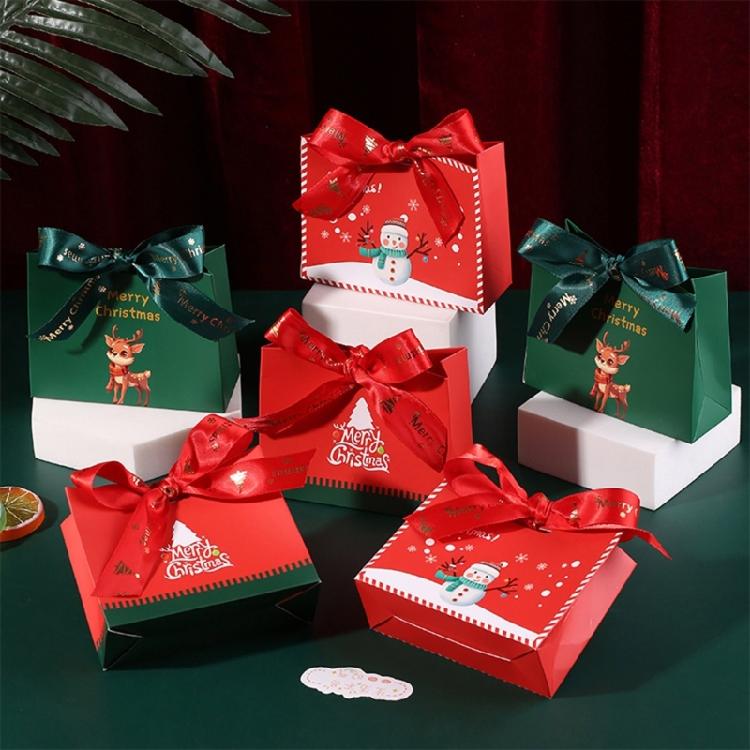 Set of 12 Christmas Holiday Gift Bags Paper Carriers for Christmas Party Favor Festival Christmas Paper Bags With Handle