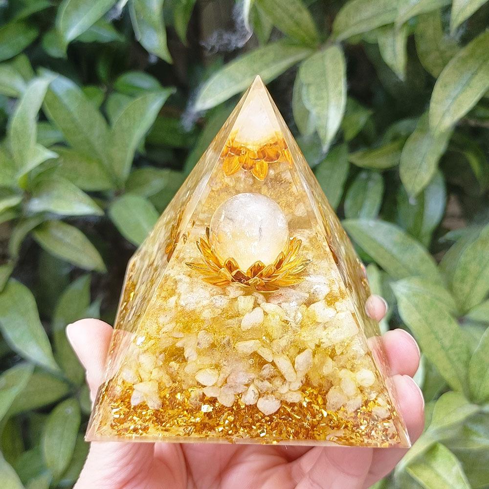 Crystal Gravel Pyramid Ornament - Epoxy Resin Craft for Home or Office Decor Gift 8 cm (Neutral Color Box Packaging)