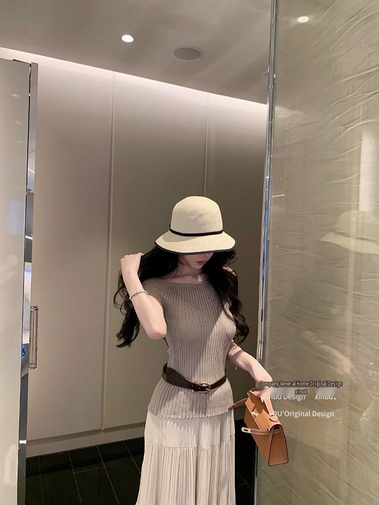 Director Du's Simple & Charming Summer Knitted One-Shoulder Slim-Fit Korean Style Women's Top
