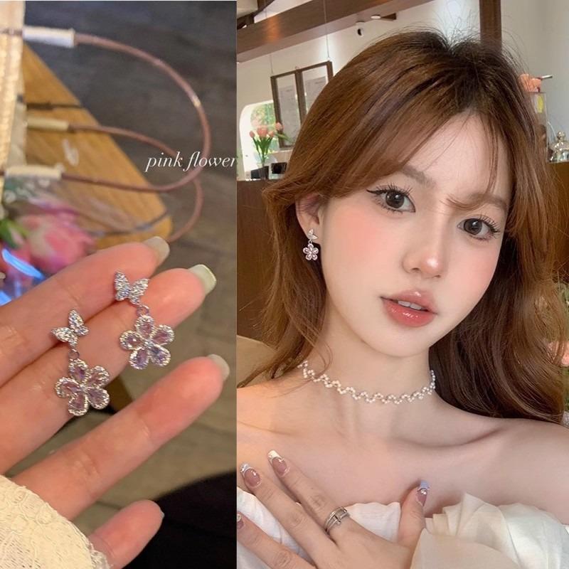 Ultra-shiny Zircon Butterfly Flower Stud Earrings for Women, A Niche Style Pair of Earrings, Light and Fresh, Sweet and Charming Jewelry.