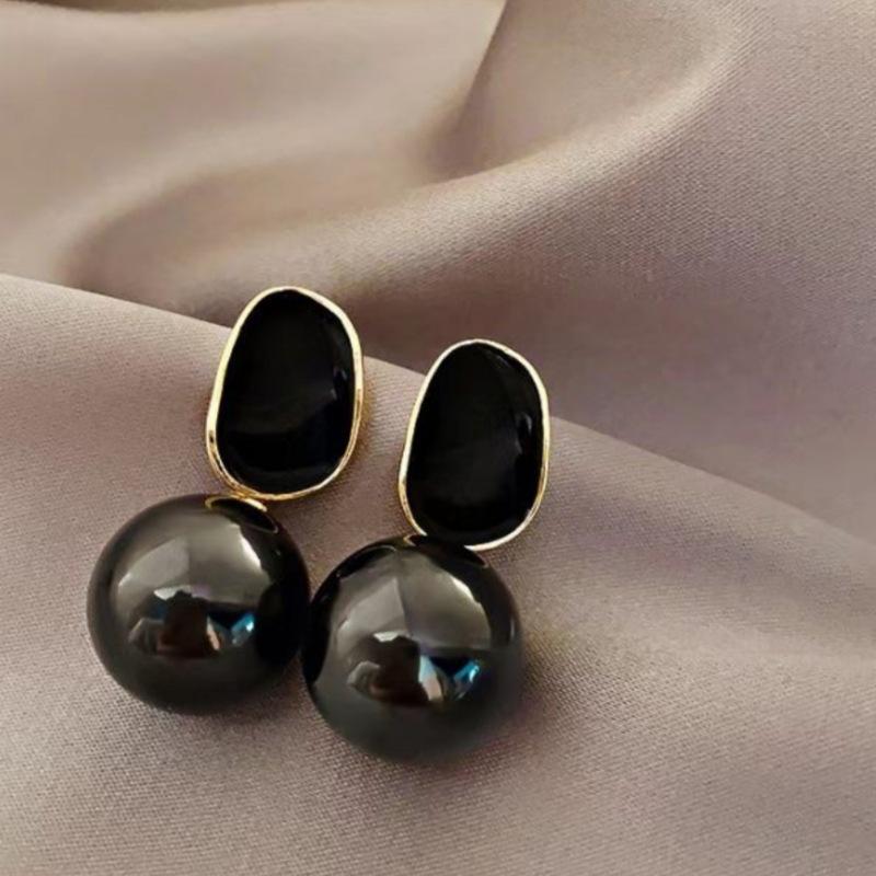 Elegant French Red Pearl Enamel Stud Earrings: Retro High-Class Fashion Jewelry for Women