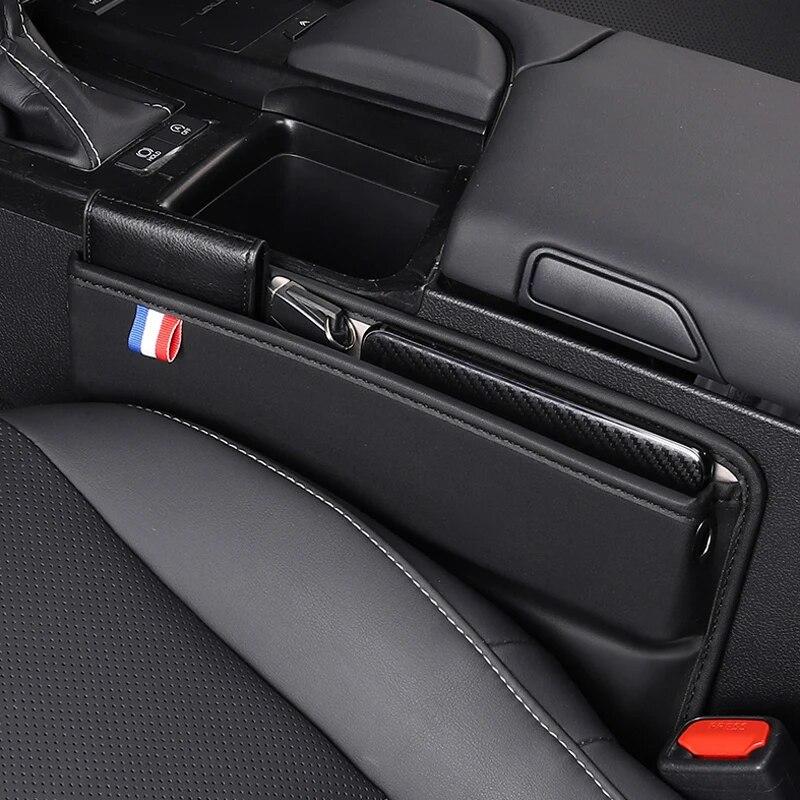 Organizador de espaço para assento de carro em couro PU Bolsa lateral para assento dianteiro de carro para chaves de celular Óculos Reservado Furo para cabo de carregamento Suporte para telefone