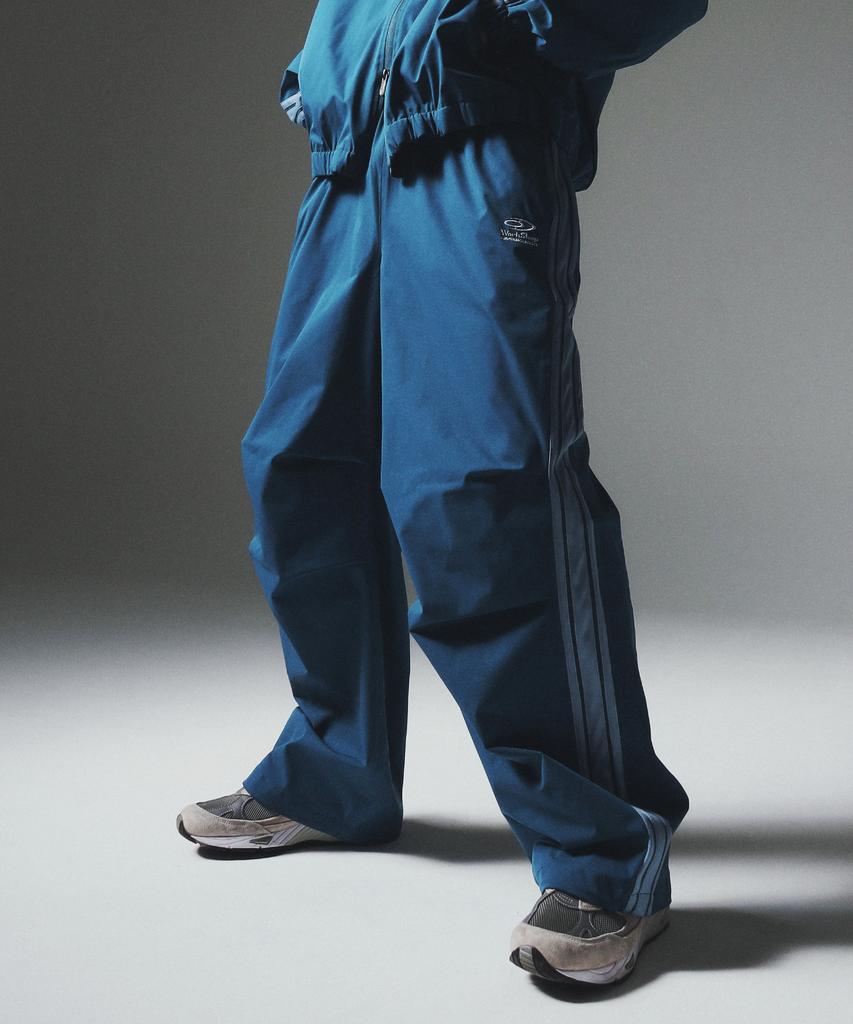 TRAVEL Line Tape Dart Pants Sapphire Blue
