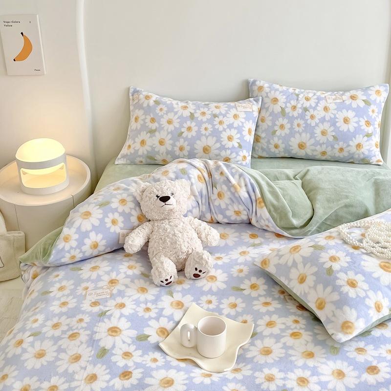 

Маленький набір постільної білизни з чотирьох предметів, простирадла та простирадла на обтяжці, комплект із трьох предметів для спальної кімнати. 1.2m three-piece set