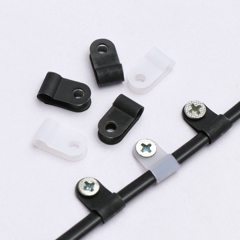 100 ks Plastová R-svorka Svorka na kabely P-svorky Černé Nylonové upevňovací prvky Montáž kabelů Montážní hardware Upevňovací prvky pro kabeláž a hadice