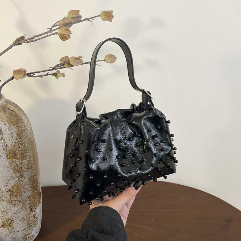 

Korean Style Cute Pearl Bag Female Niche Temperament Cloud All-matching Small Fresh Single-shoulder Slung Bucket чорний