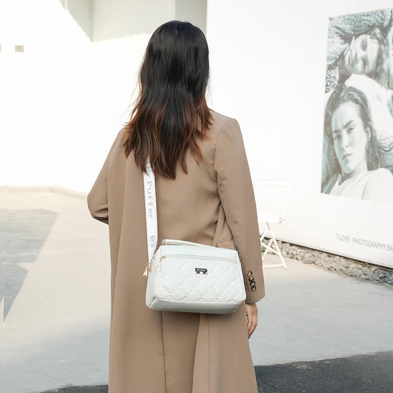 Bag Women's Trend New Rhombus Shoulder Bag Versatile Handbag Women's Oblique Span Bag