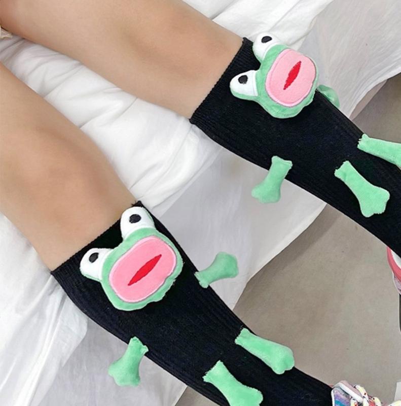 Cute Quirky 3D Ugly Frogs Calf Socks for Women and Teens Novelty Funny Middle Tube Socks for Casual and Cosplay Party