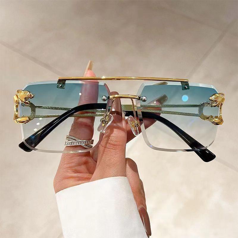 

New Sunglasses Frameless Edge Cutting Square Box Double Beam Sunglasses, European and American Trendy Glasses