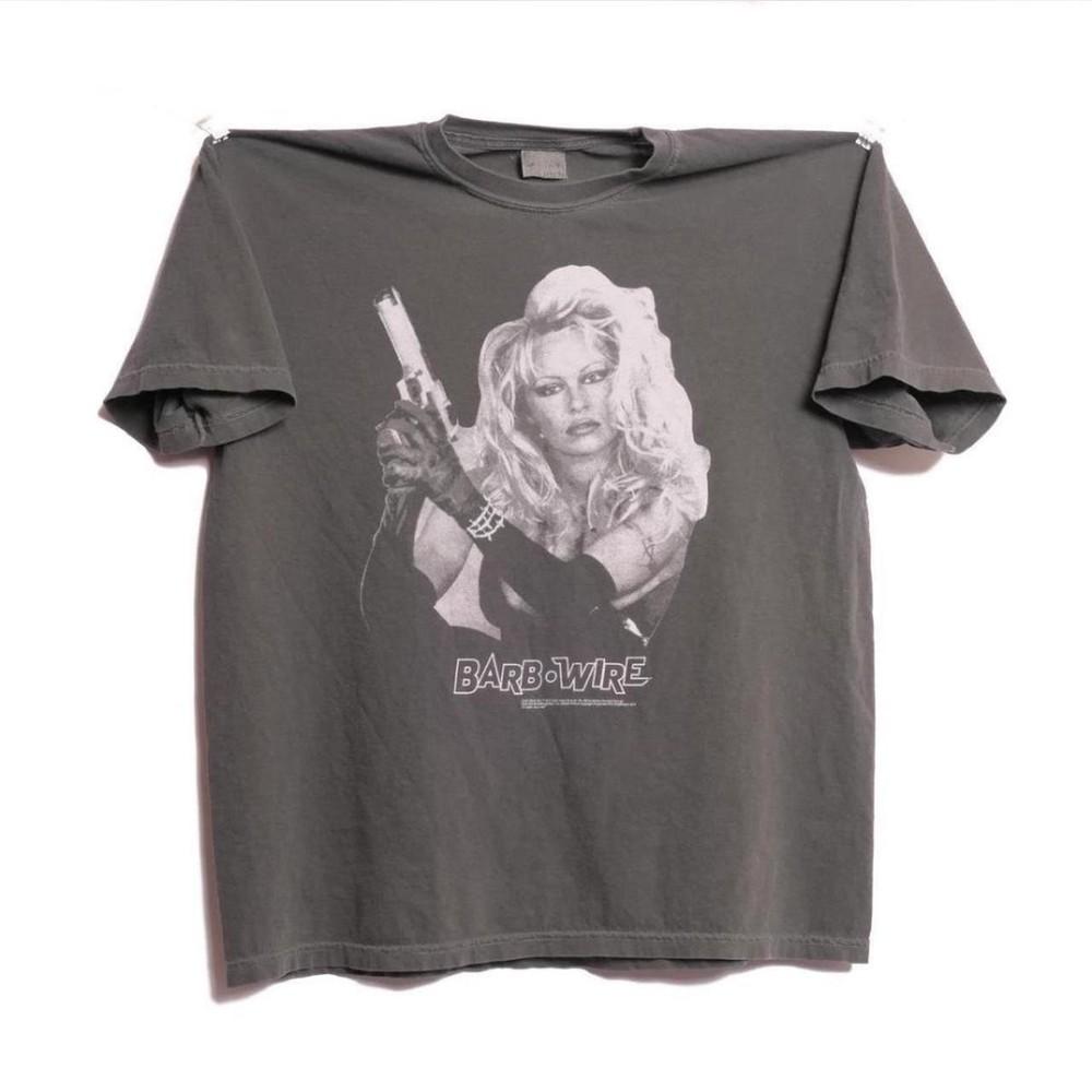 

Retro Pamela Anderson BARB WIRE Unisex T-Shirt Gift For Fan S-5XL Unisex T-Shirt XXXL