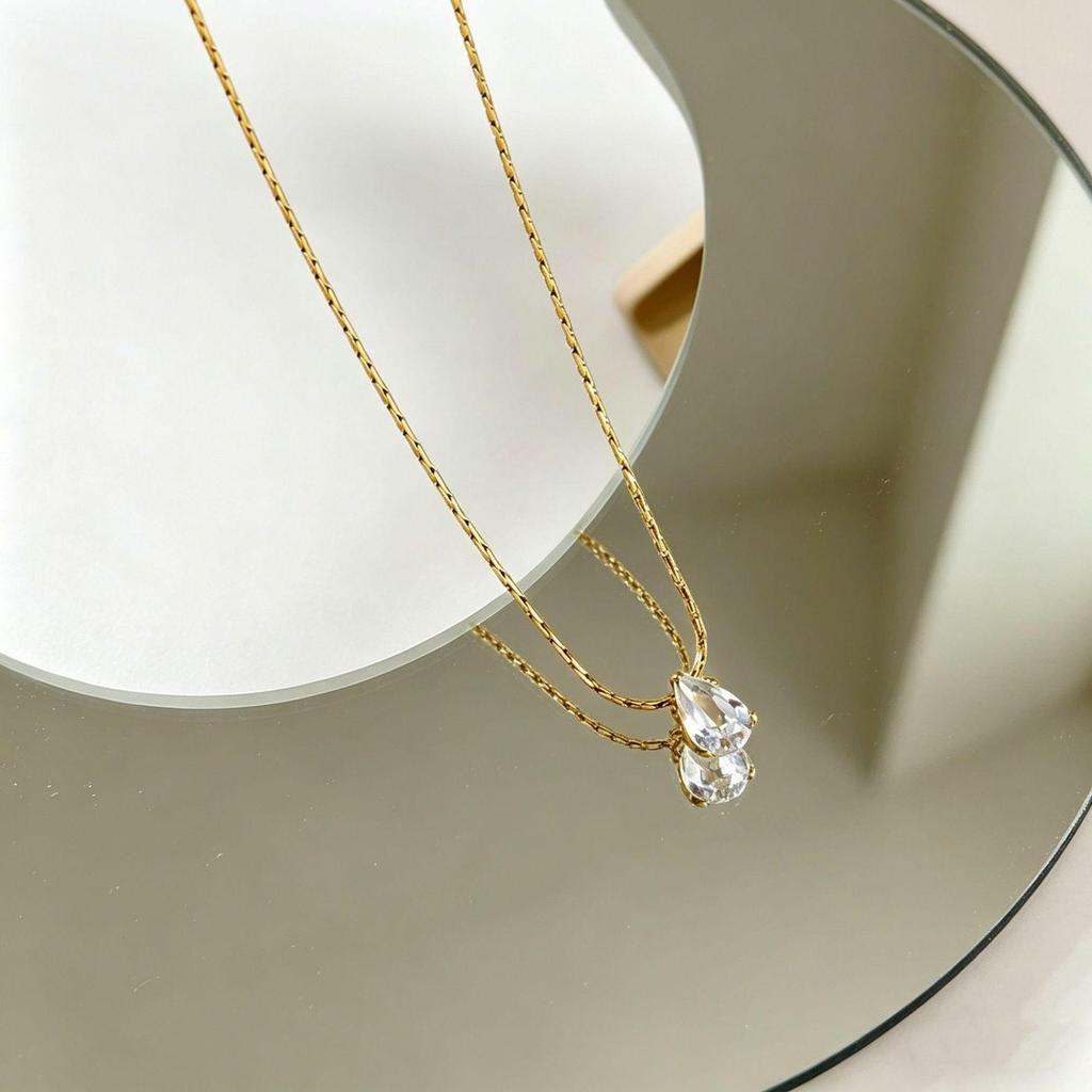 18K Gold Six-Prong Diamond Pendant Necklace - Elegant Summer Clavicle Chain for Women