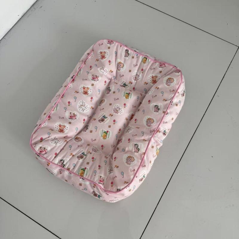

Dog lying mat universal for all seasons cat mat for sleeping non greasy floor mat pet mat cotton mat universal for cats and dogs розовый