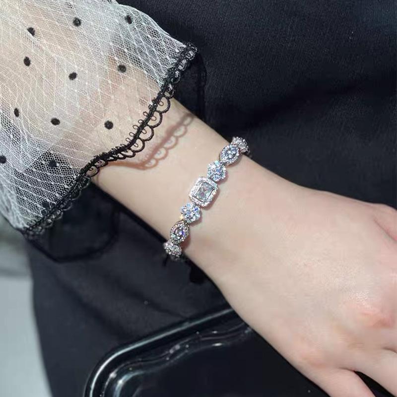 Armband mit hochkarätigem Diamanten, Nischendesign für Damen, platiniertes Sterlingsilber, kalter Wind, Imitation Mozzarella-Diamantarmband für Damen