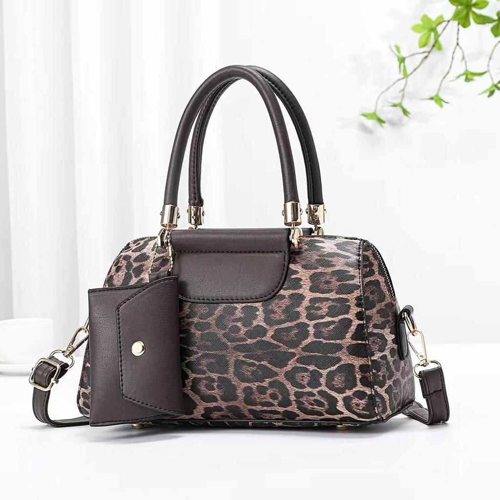 Trendy Bucket Shape Commuter Handbag For Daily Use With Chain And Lock Features кофейный