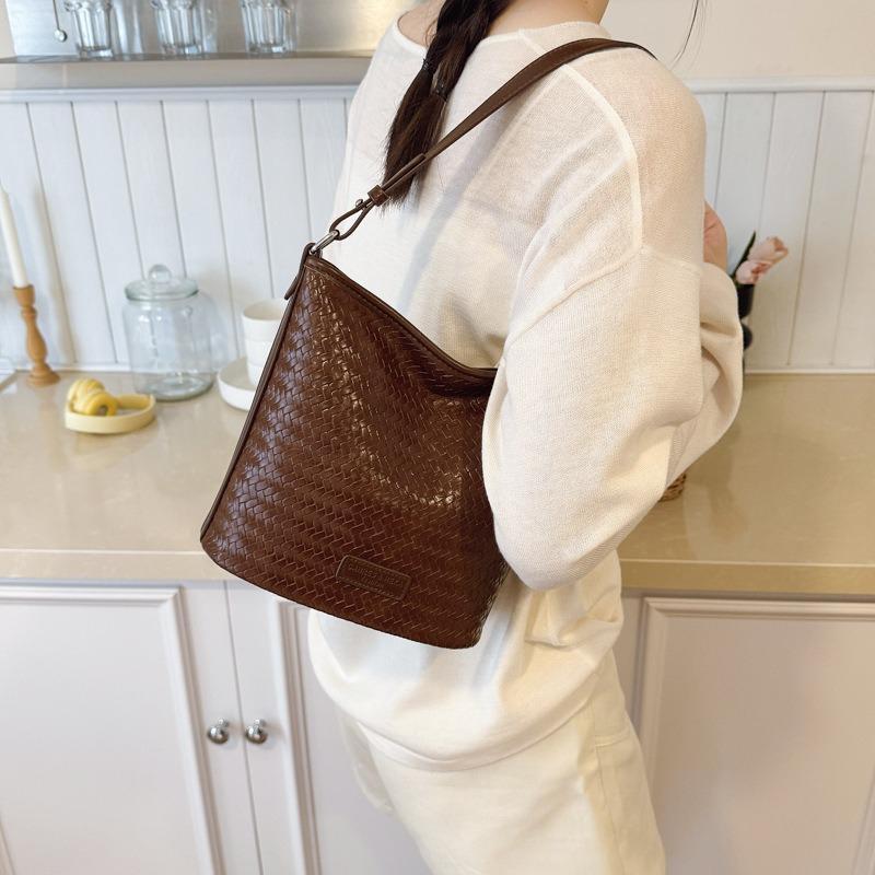 Today's Popular Bags Women's New Trendy Fashion Retro Shoulder Bags Versatile Commuter Messenger Bucket Bags