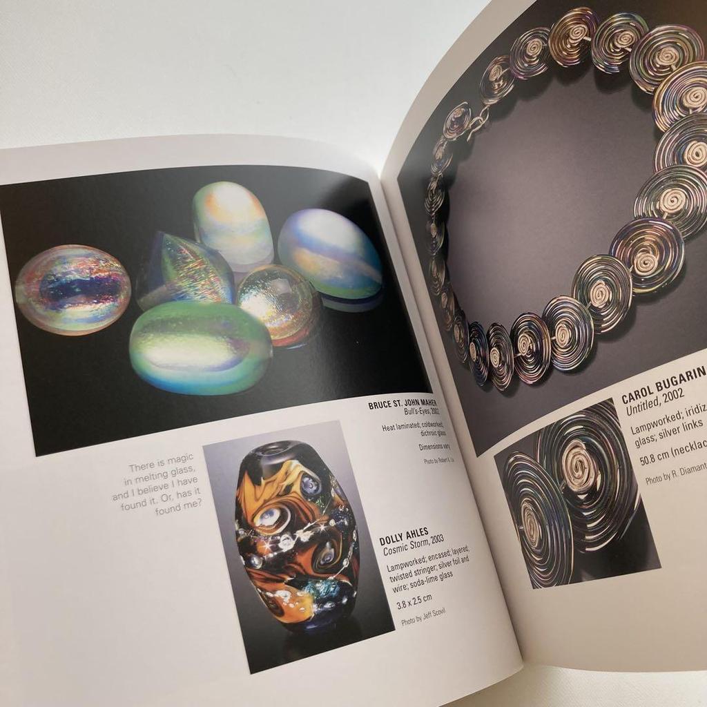 [USED] Foreign Books: 1000 Glass Beads: Innovation and Imagination in Modern Glass Bead Making