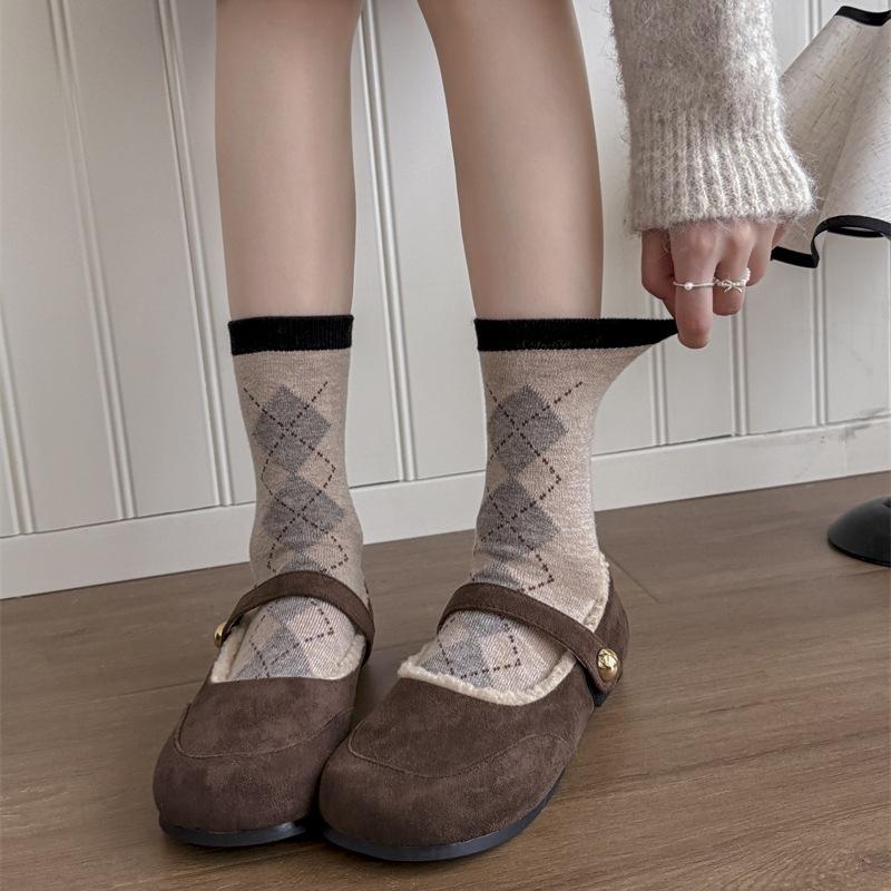 Female Autumn and Winter Thickened Warm Retro Lingge Sweat Absorbent Wool Tube Pile Socks