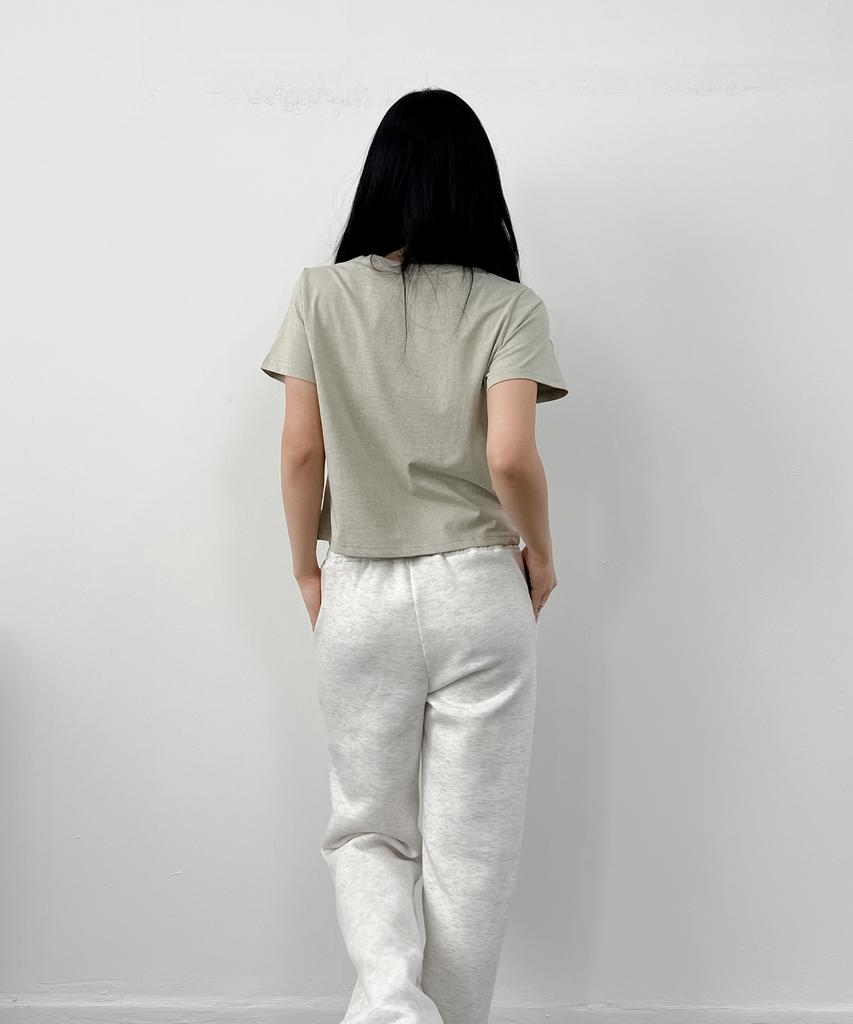 Peullupipeullupi Pigment Logo Semi-Crop T-Shirt_Sage Green