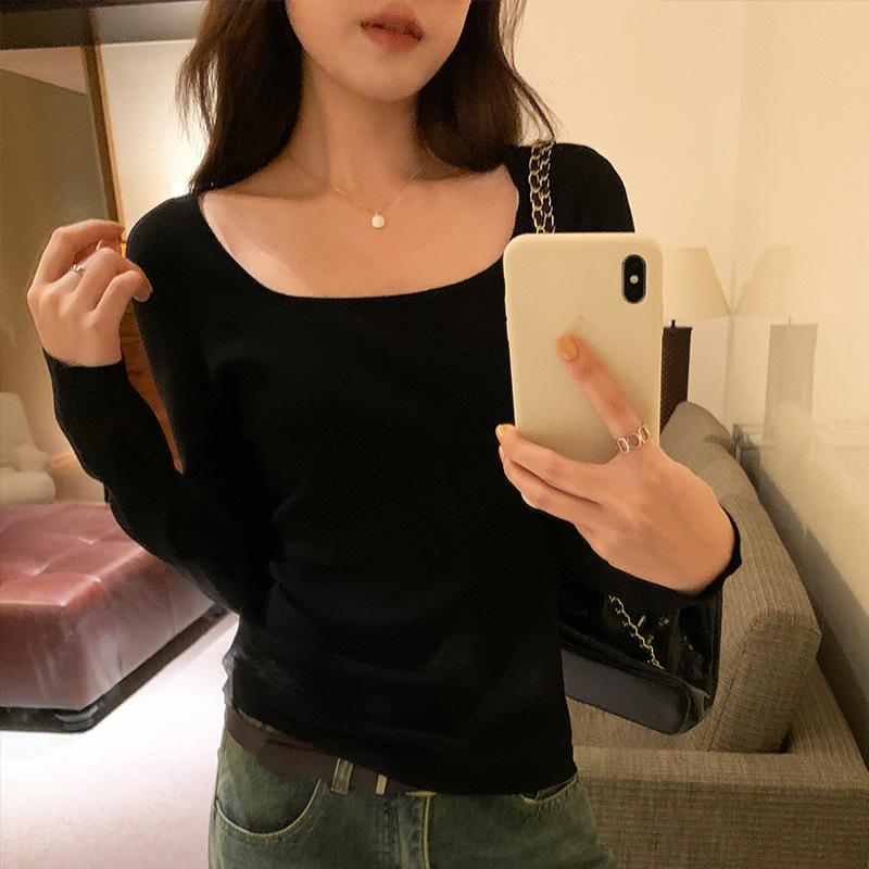 

Квадратный воротник, правое плечо, черный облегающий свитер с длинными рукавами для женщин, новый стиль на осень и зиму, тонкий темперамент, внутренний слой сверху L