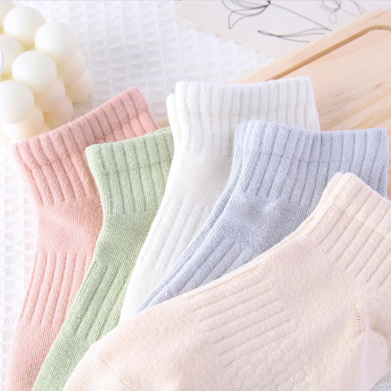 5 Pairs of Female Spring and Summer Thin Pure Color Massage Bottom Sweat Absorbing Sports Boat Socks