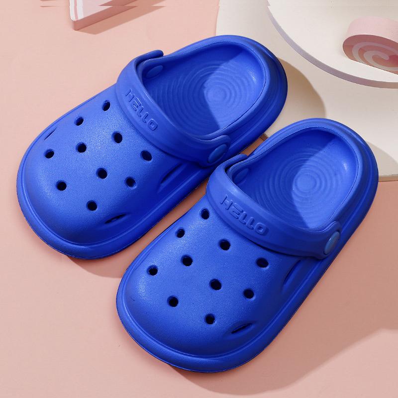 Children's Slippers Solid Color Hole Shoes Girls Boys with Soft Soles Baby Bags Perforated Shoes Home and Baby Sandals
