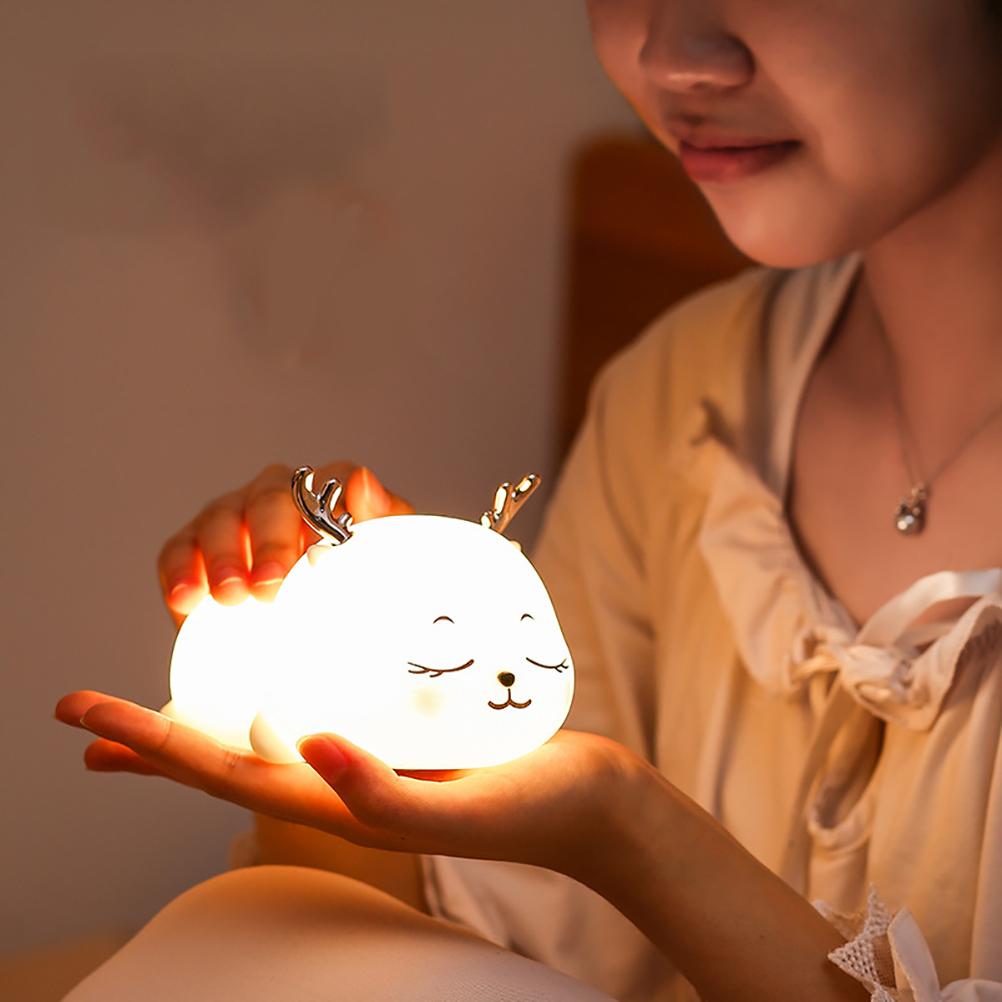 Cute Pet Deer Silicone Night Light USB Charging Pat Night Light Smart Timing Sleeping Bedroom Bedside Light Gift