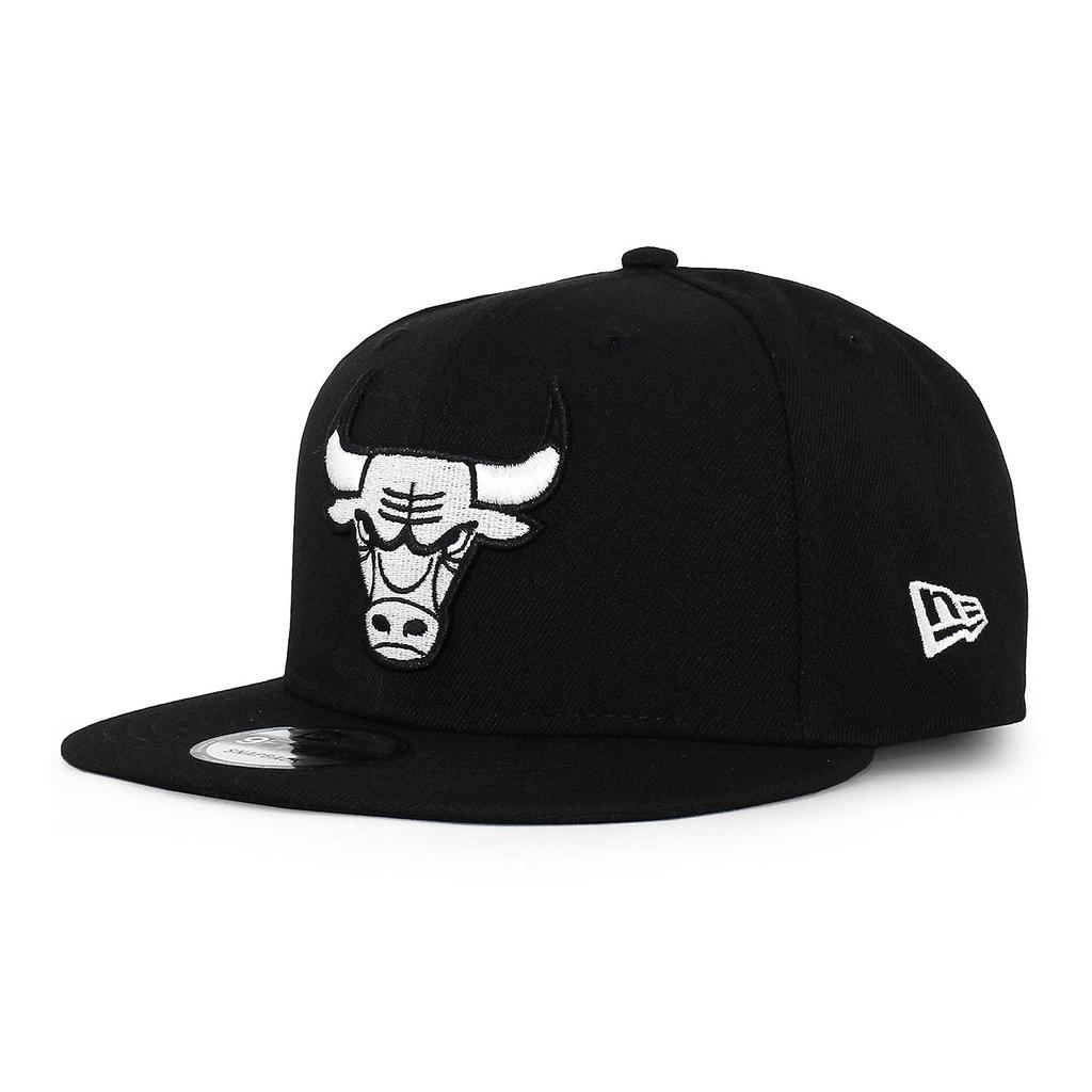 (Nová éra) NEW ERA NBA [TÝMOVÁ ZÁKLADNÍ SNAPBACK VÝCHODNÍ KONFERENCE BLK-WHT] (CHICAGO BULLS) [Použitý]