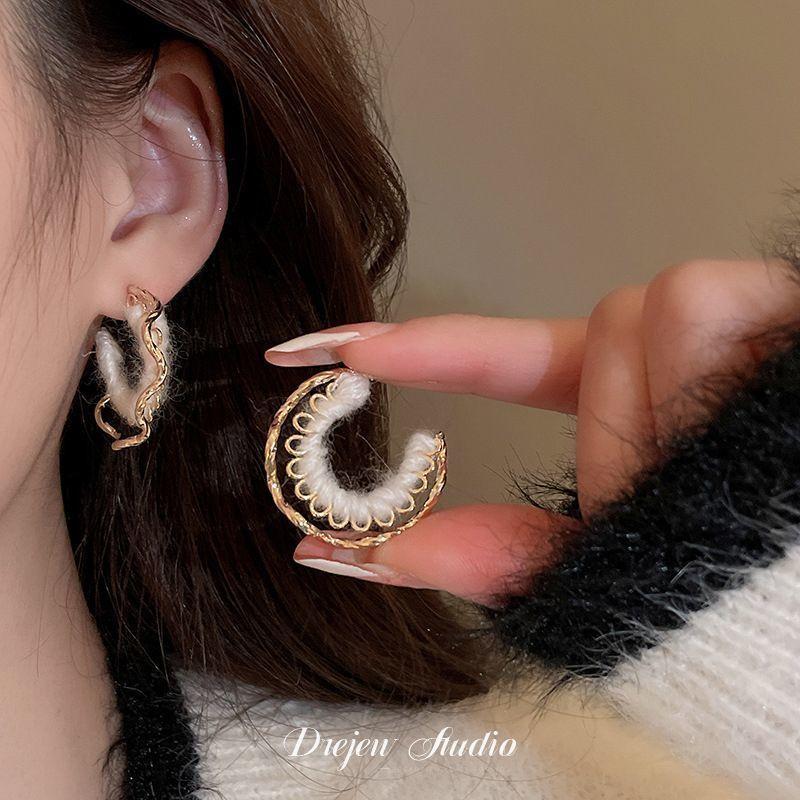 Diamond-set pearl petals fringed earrings stud earrings temperament fashionable and versatile design earrings