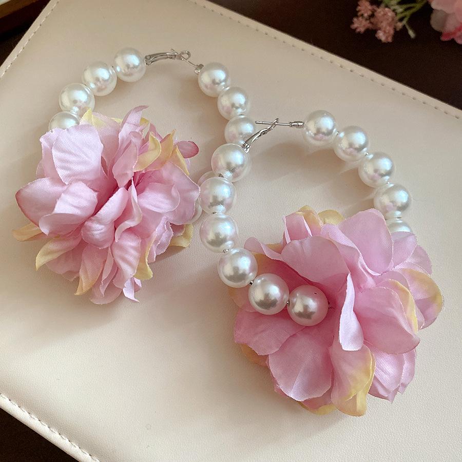 

Silver needle pearl round fabric flower earrings French retro exquisite fashion earrings light luxury high-end earrings women
