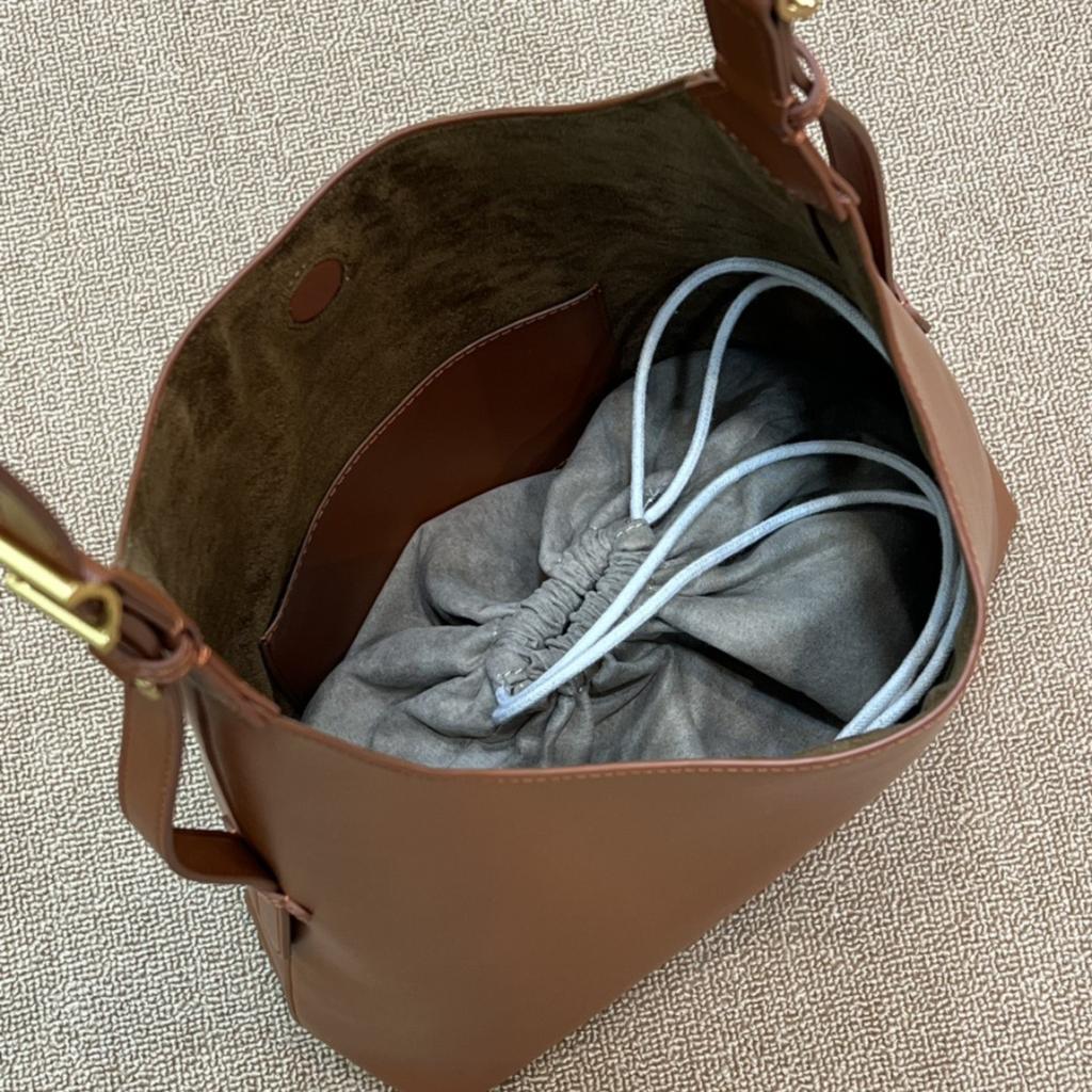 2025 N+ew casual shoulder bag leather women's bag large capacity tote bag simple trend cross-body bag source factory