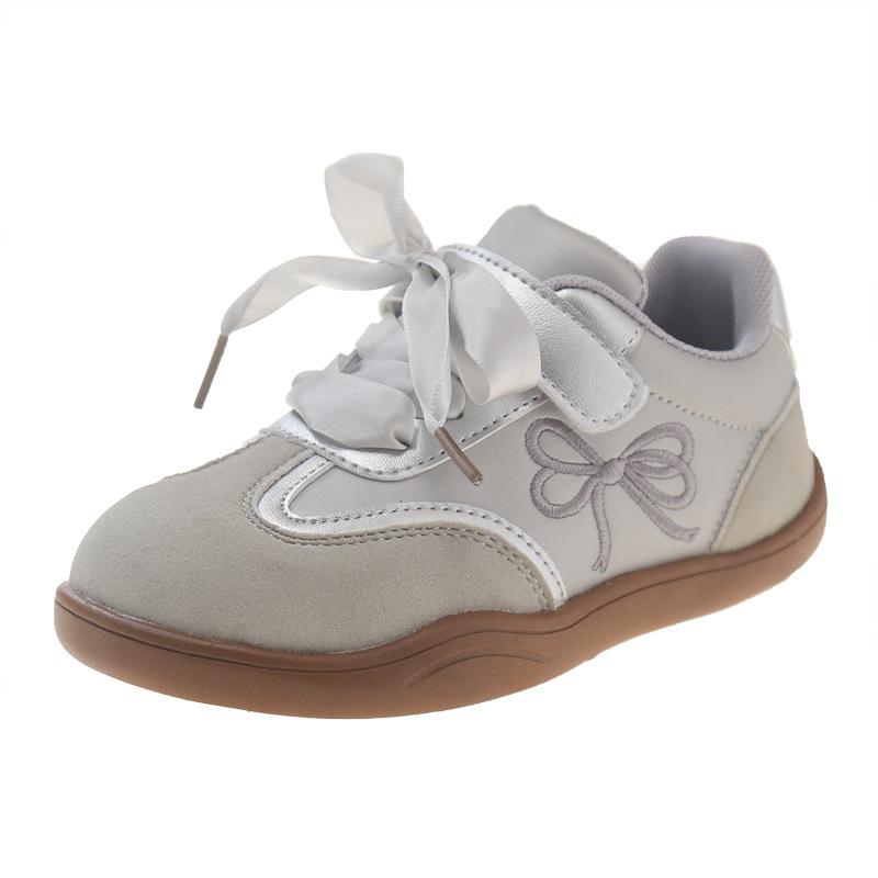 

Girls sports shoes 2025 spring and autumn new children s moral training shoes girls board shoes middle and older children s fashion casual shoes tre 32-36 yards, 6 pairs in one hand срібний