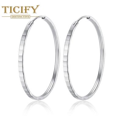 Pendientes Grandes Personalizados. Pendientes grandes de moda con tallas cuadradas.. Pendientes de aro grandes, elegantes y de alta gama.