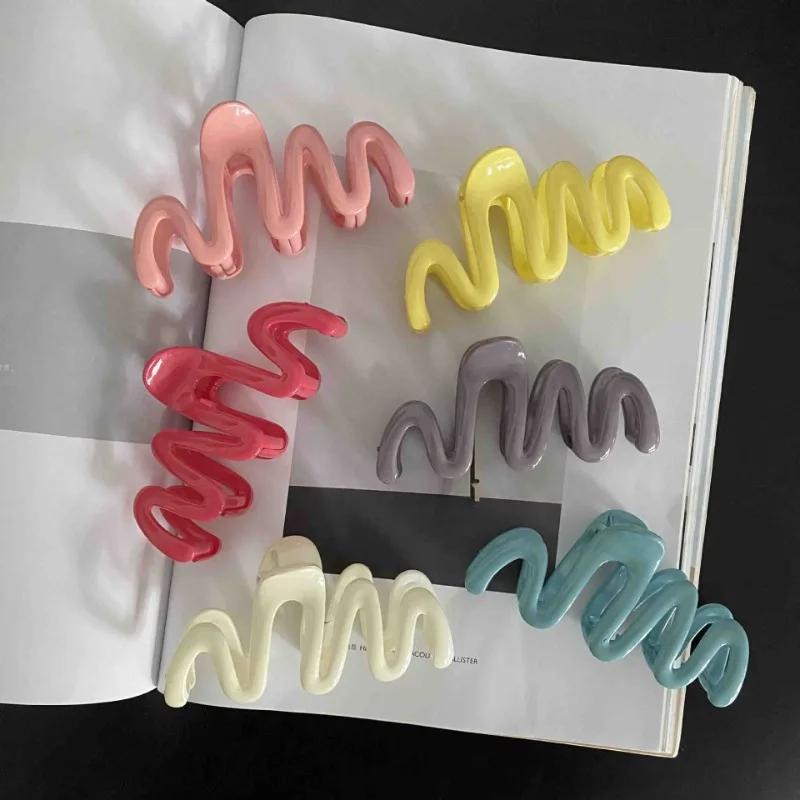 Mode Enfärgad Hajklämma Våg Kors Hårklo Koreansk Elegant Geometrisk Greppklämma Akryl Hästsvansklämma Håraccessoarer